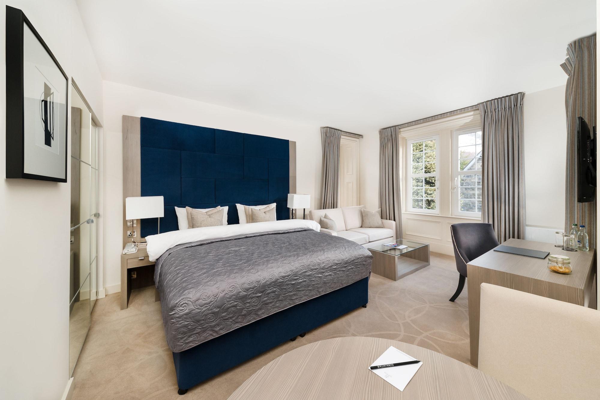 Dunalastair Hotel Suites キンロック・ランノホ エクステリア 写真 A bedroom at the hotel