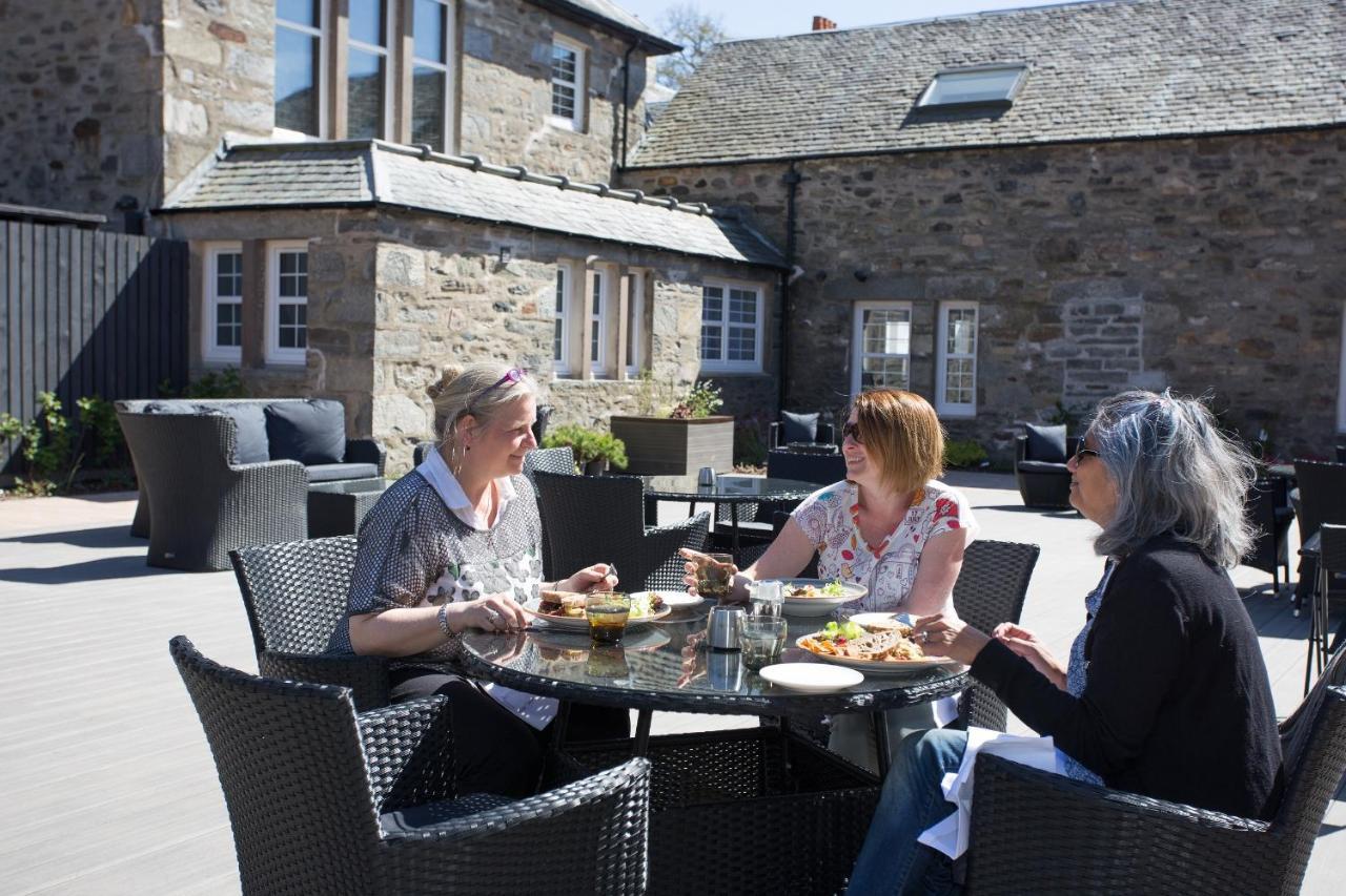 Dunalastair Hotel Suites キンロック・ランノホ エクステリア 写真 The courtyard at the Old Manse