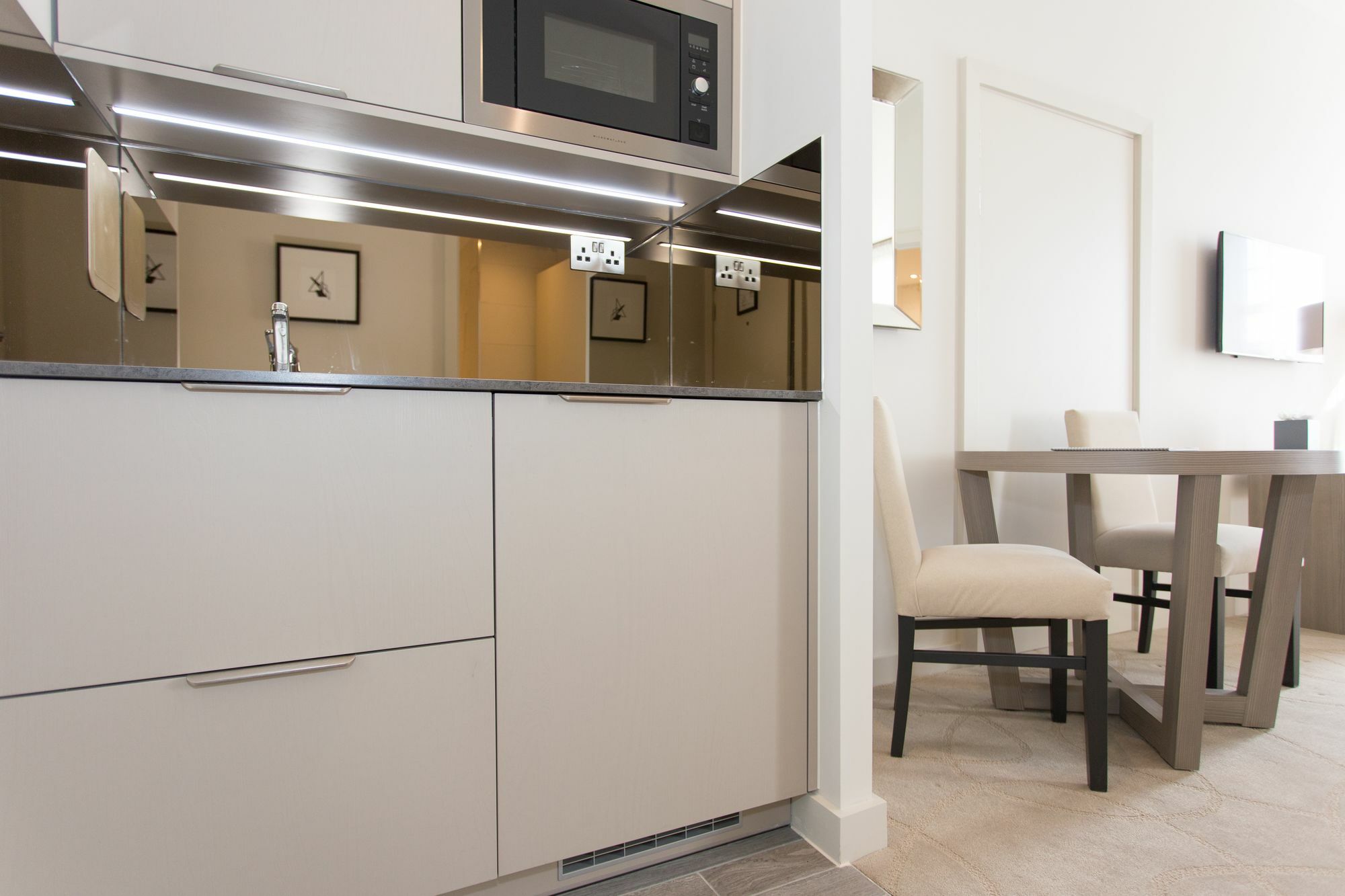 Dunalastair Hotel Suites キンロック・ランノホ エクステリア 写真 A kitchen in a serviced apartment