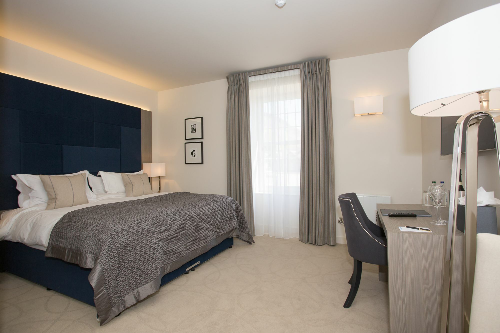 Dunalastair Hotel Suites キンロック・ランノホ エクステリア 写真 A bedroom at the hotel